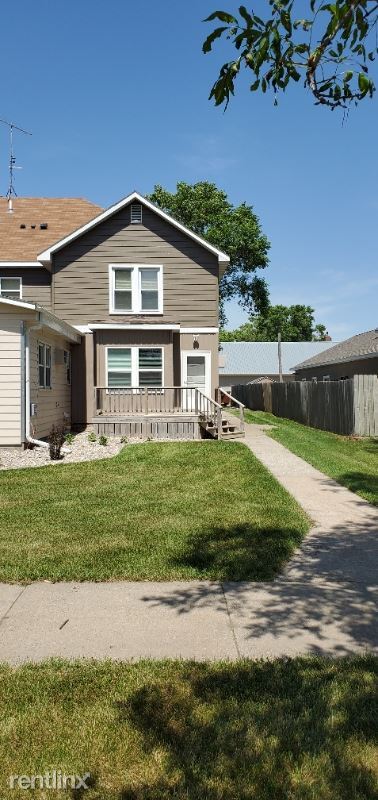 Foto principal - 104 3rd St S