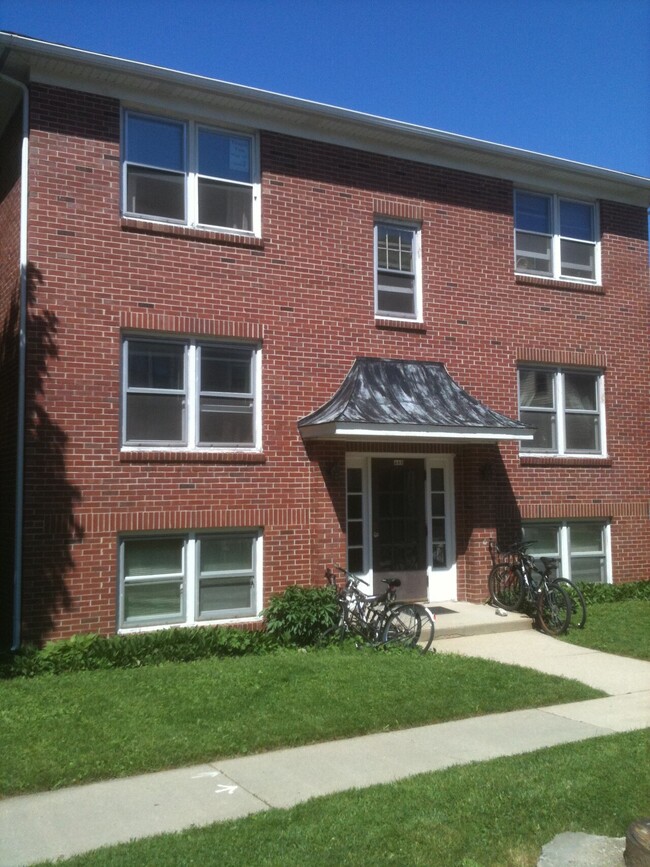 Building Photo - 402 Paunack Pl