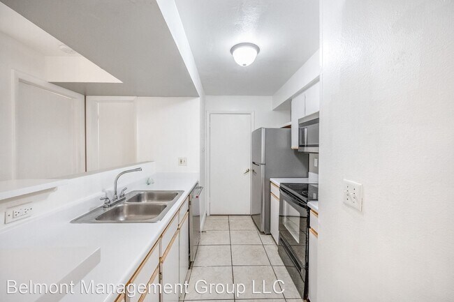 Foto del edificio - 1 br, 1 bath House - 3012 Parkway Blvd #206