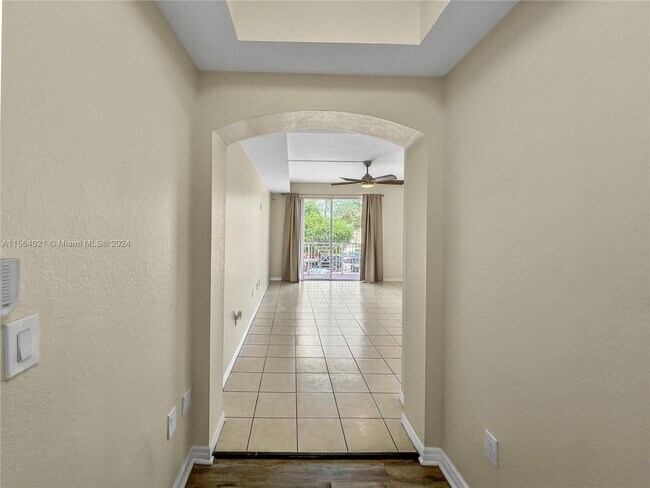 Foto del edificio - 8826 W Flagler St