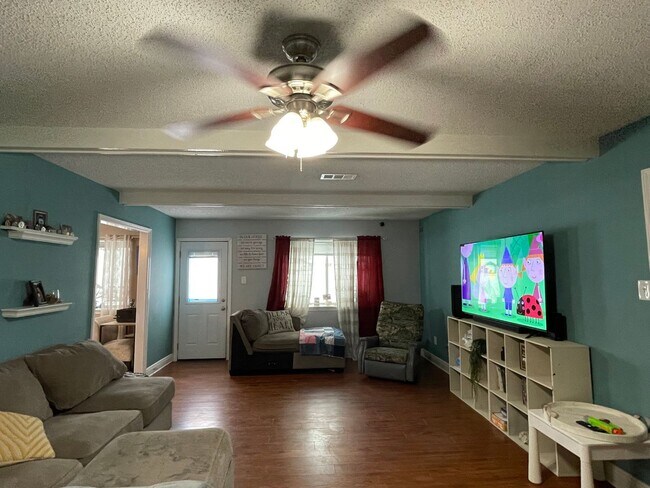 Building Photo - Location, Location, Location...