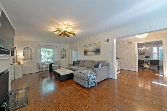 Building Photo - 937 S Bemiston Ave