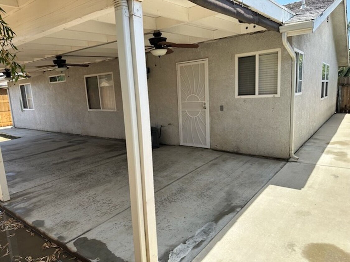 Building Photo - NW Visalia Home Coming Soon!