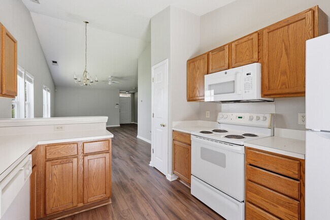 Building Photo - 2872 Oasis Ln