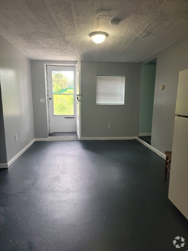Thomasville Park Apartments for Rent with a Yard Atlanta, GA 1
