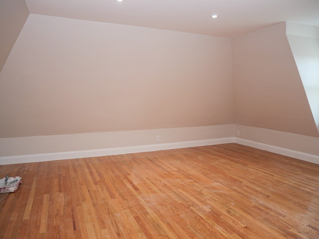 Foto del edificio - 15 Garrison Rd