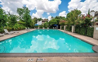 Building Photo - 10047 Westpark Dr