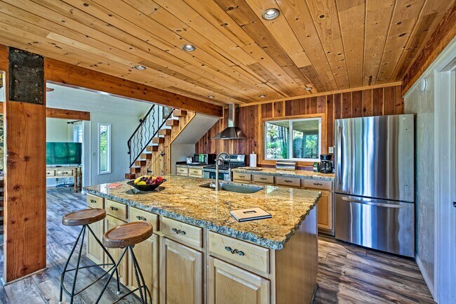 Building Photo - 8900 Horse Cyn Wy