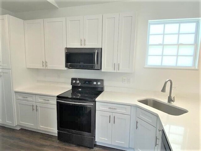 Foto del edificio - 1 Bedroom 1 Bath Garage apartment with attached 1 car garage