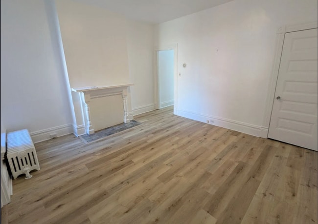 Building Photo - 133 Home St