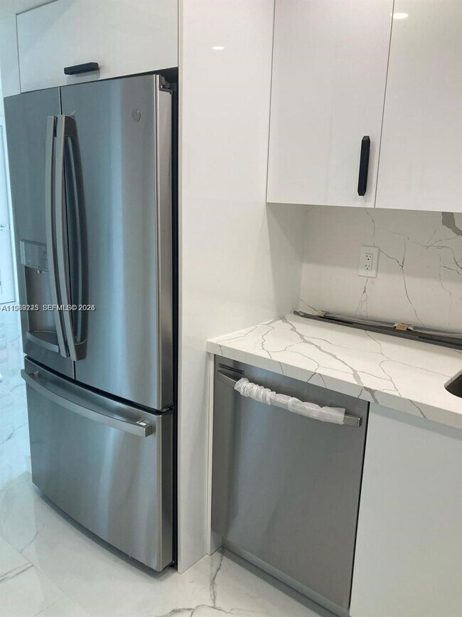 Foto del edificio - 290 174th St St