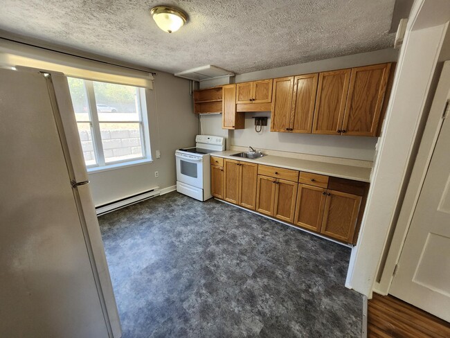 Building Photo - 47 McKenna Crescent