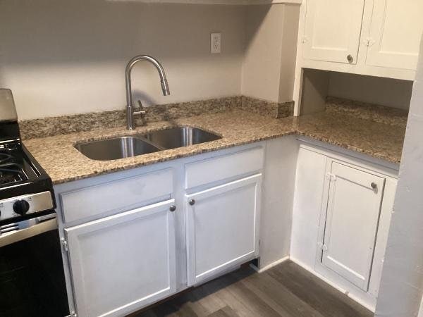 Foto del edificio - 703 W Hanssler Pl