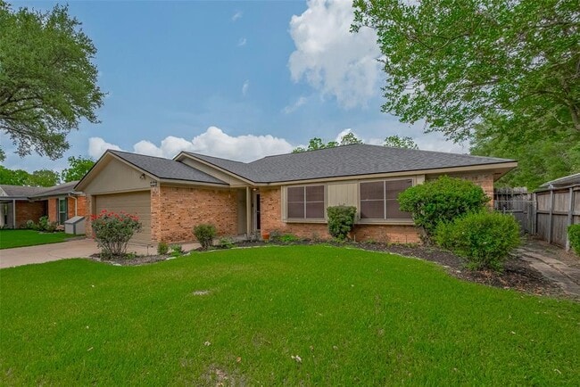 Building Photo - 2027 Briar Ridge Dr