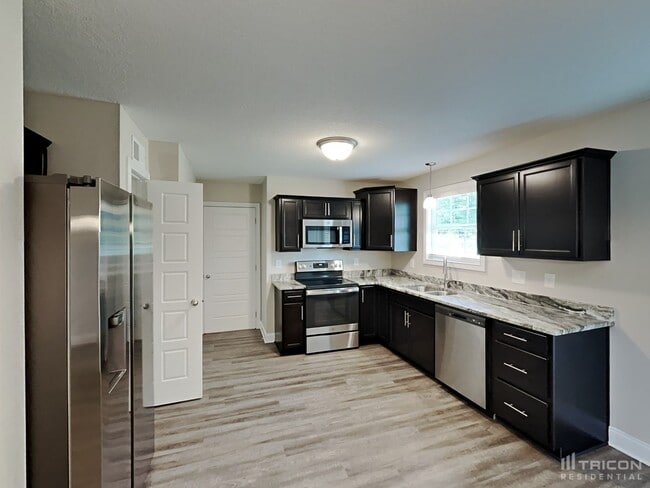 Building Photo - 633 Battery Ct
