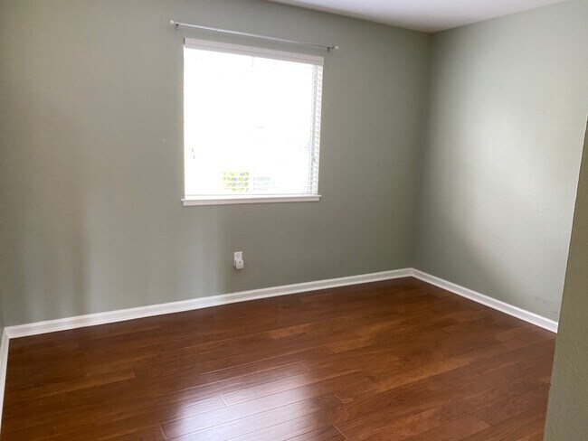 Building Photo - 735 Buchanan Street, Unit 107