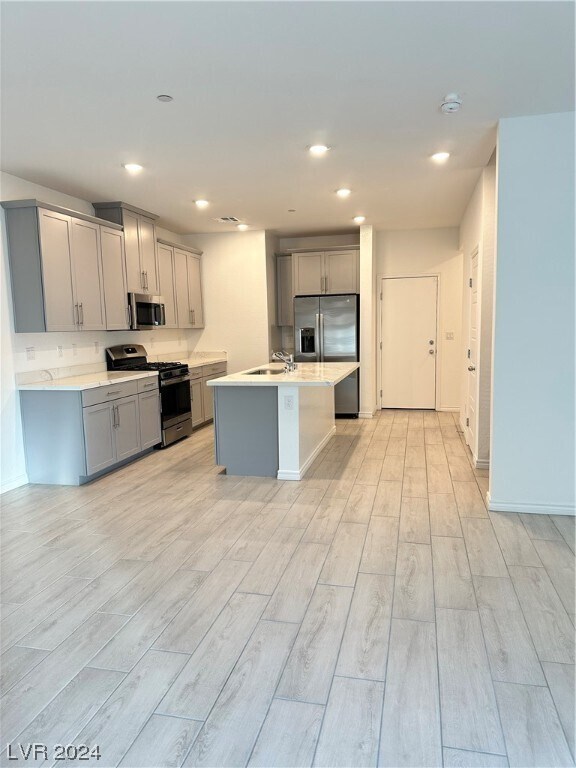 Building Photo - 600 Carriage Hill Dr