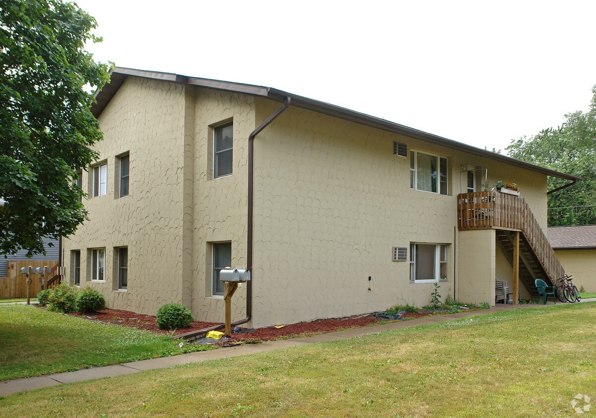Primary Photo - 220 1st Ave S