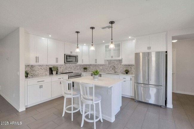 Foto del edificio - 7500 E Deer Valley Rd