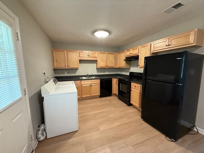 Photo - PRE - LEASING FOR AUGUST 11TH 2026! House
