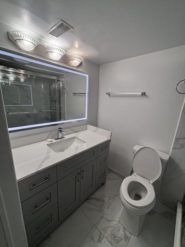 Building Photo - 39 Sugarcane Av