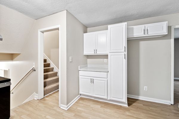 Building Photo - 5786 Deerfield Trail