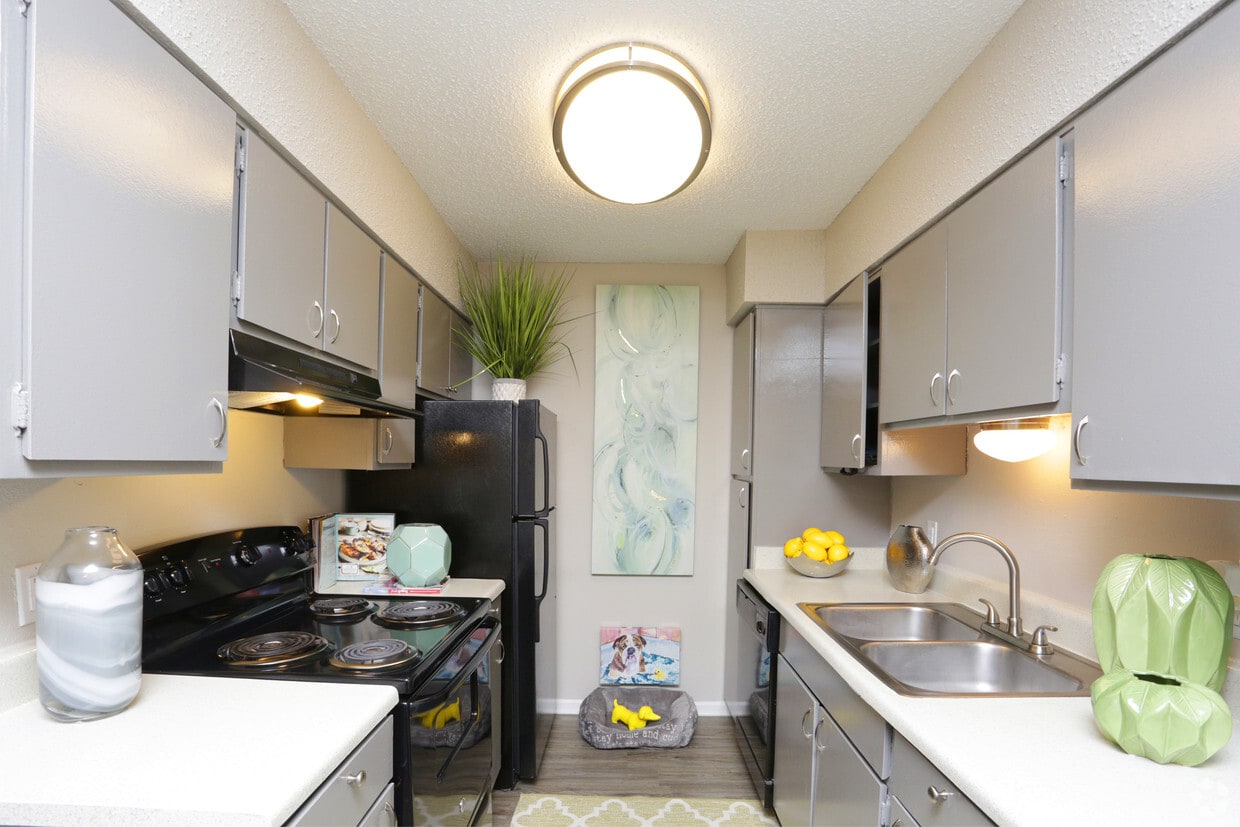 Slate Renovated Features - Pindo Pointe