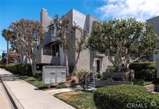 Building Photo - 501 Herondo St