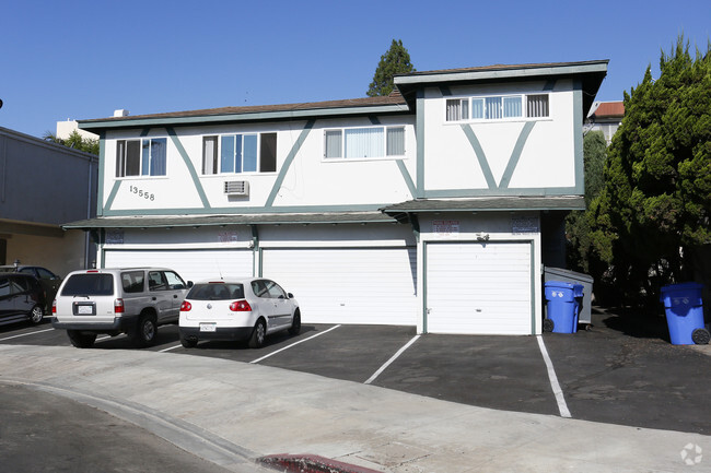 Building Photo - 13558 Rye St
