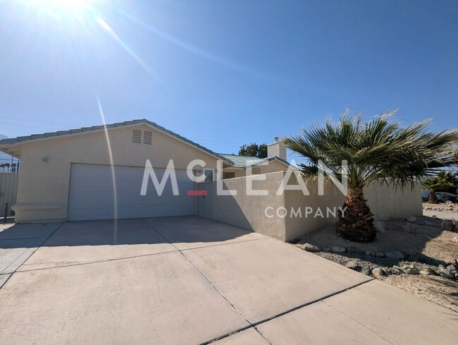 Building Photo - 4BD/2BA Spacious Palm Springs Home – Move-...