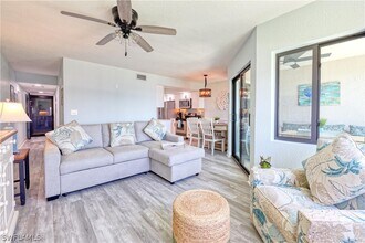 Building Photo - 898 Buttonwood Dr