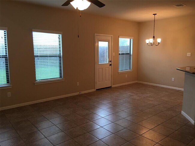Foto del edificio - 6031 Shelbourne Park Ln
