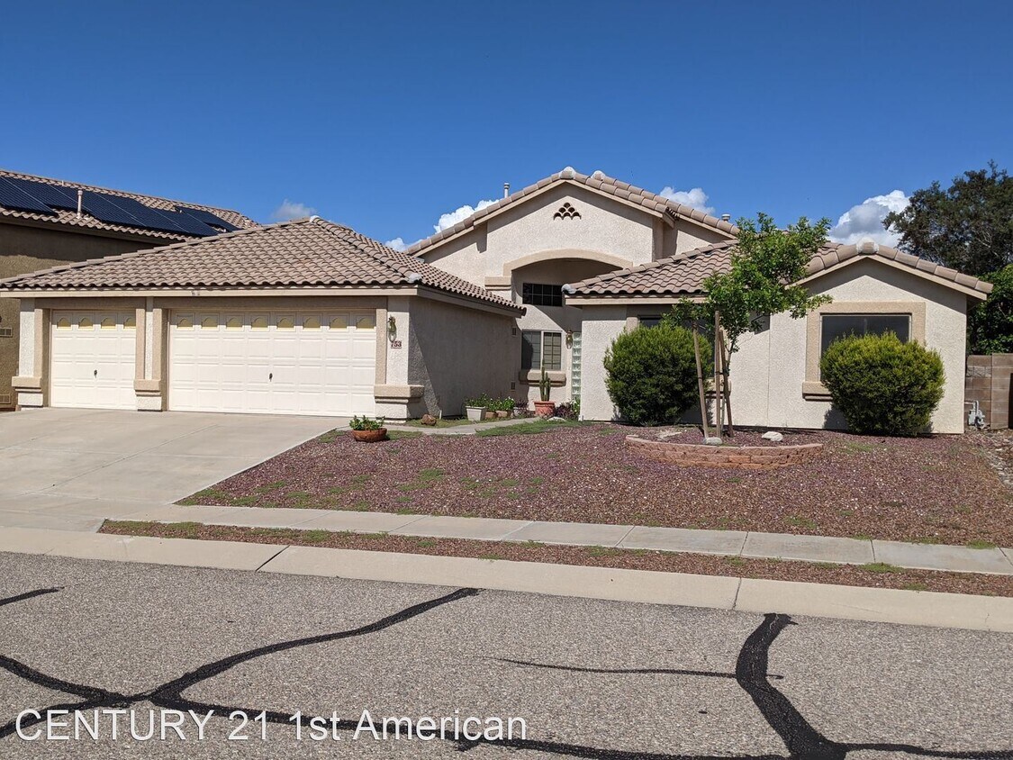 Foto principal - 4 br, 2 bath House - 753 S Smokey Mountain...