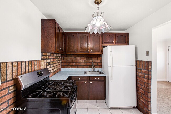 Foto del edificio - 328 Aldrich Rd
