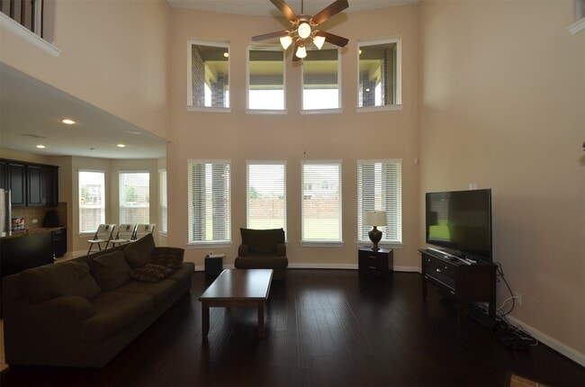 Building Photo - 27403 Canyon Reach Dr