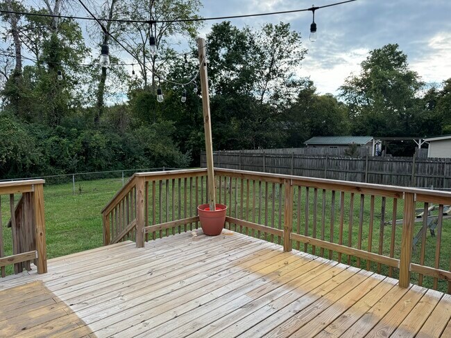 Foto del edificio - 641 Harpeth Bend Dr