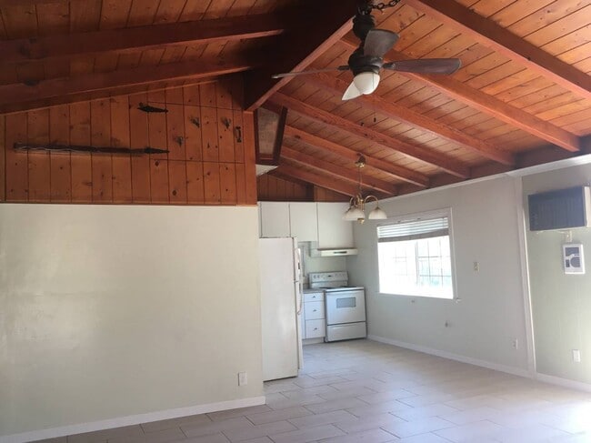 Building Photo - 14631 Twin Peaks Rd