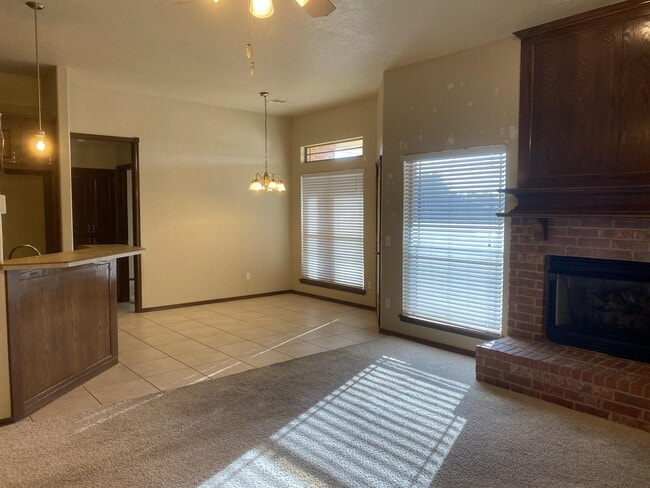 Foto del edificio - 617 Allison Ln