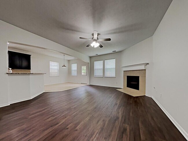 Foto del edificio - 2213 Oak Cir Dr N