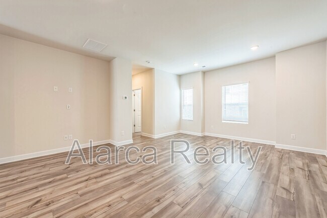 Foto del edificio - 4540 Millennium Ave