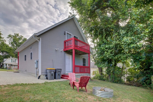 Foto del edificio - 325 W 15th St