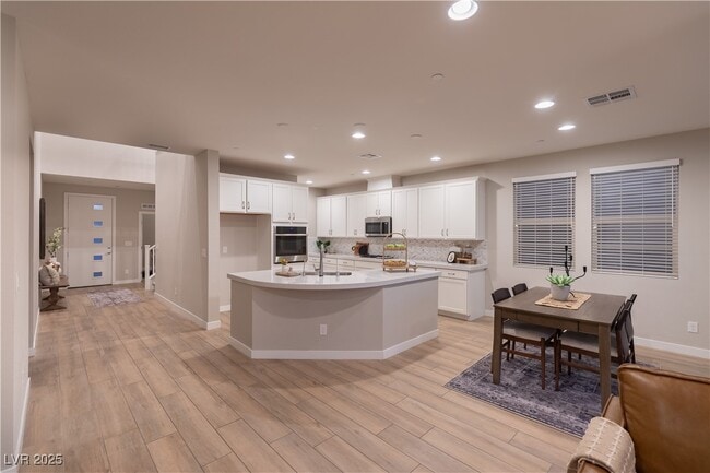 Building Photo - 16 Cresta Villa Ct