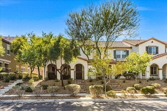 Building Photo - 3041 Camino Sereno Ave