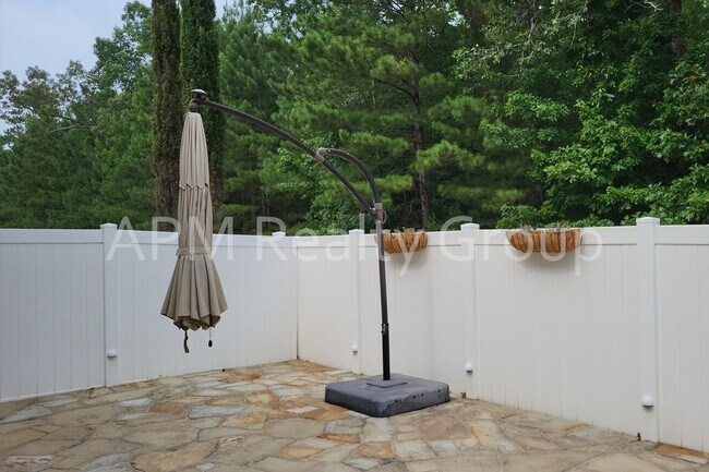 Foto del edificio - Saluda Springs Townhome