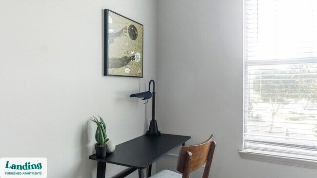 Foto del edificio - 900 E Six Forks Rd