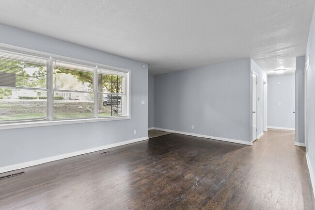 Building Photo - Charming 4-Bedroom Ranch Style Home