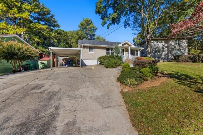 Foto del edificio - 1416 Woodland Hills Dr NE