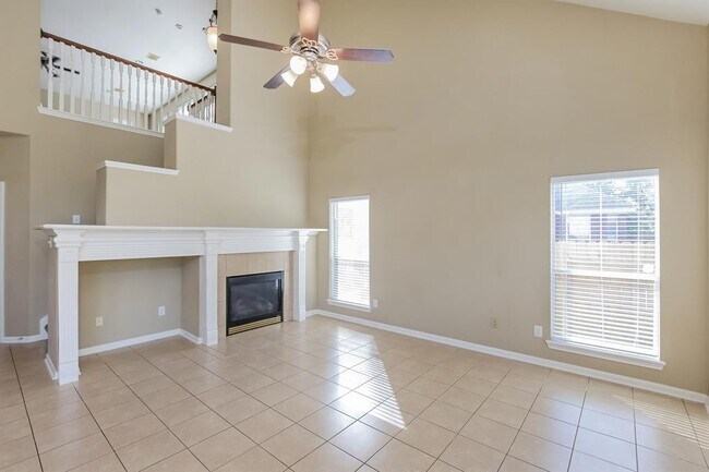 Building Photo - 15910 Flowercroft Ct