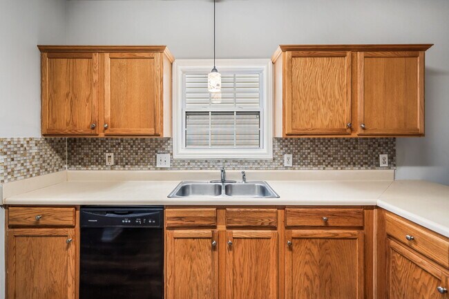 Foto del edificio - 82 Brookvalley Ct W