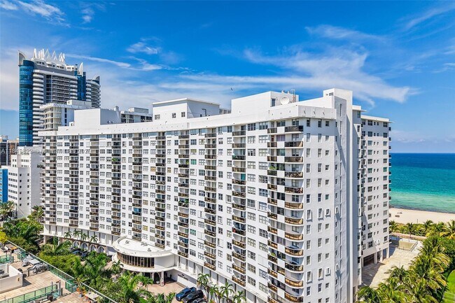 Foto del edificio - 6039 Collins Ave